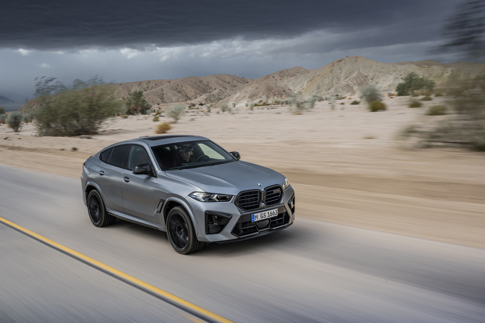 SMALL_P90495558_highRes_the-new-bmw-x6-m-com